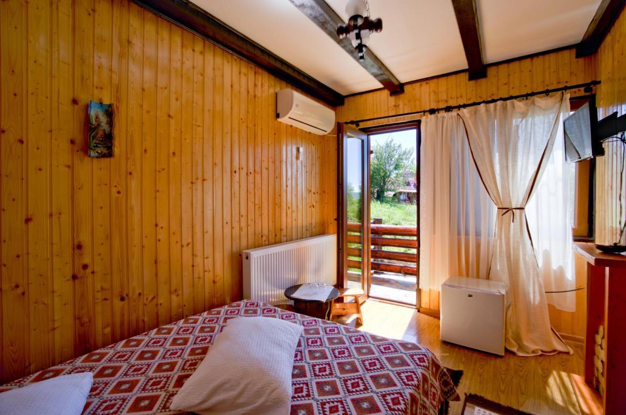 Pensiunea La Maria Lu' Sandoiu Hotel Poenari Kültér fotó