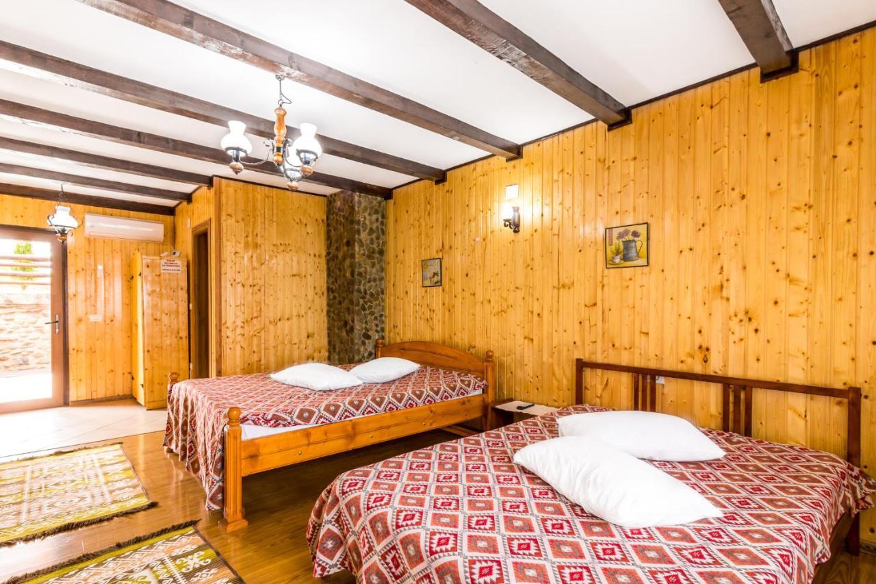 Pensiunea La Maria Lu' Sandoiu Hotel Poenari Kültér fotó