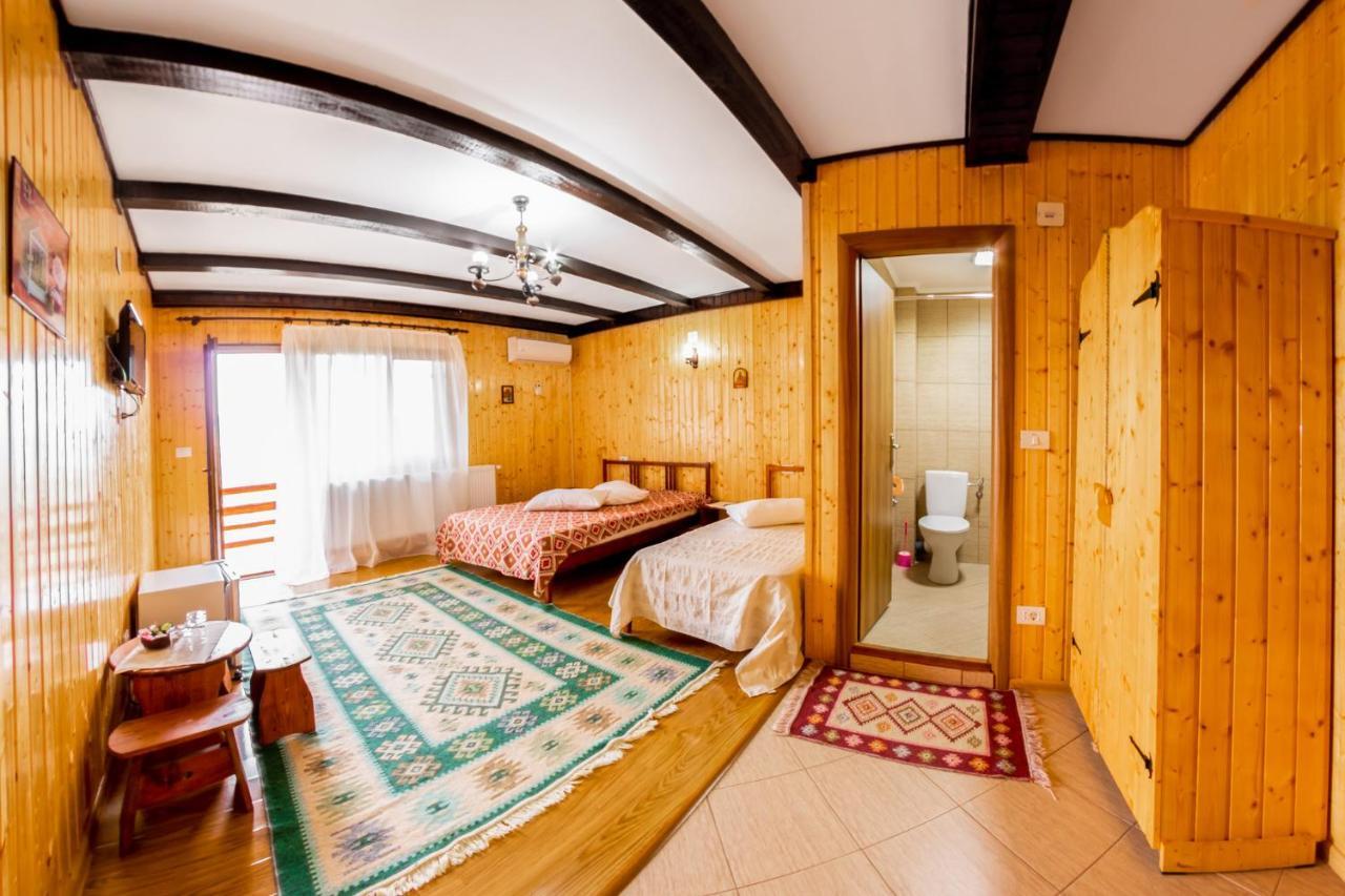 Pensiunea La Maria Lu' Sandoiu Hotel Poenari Kültér fotó
