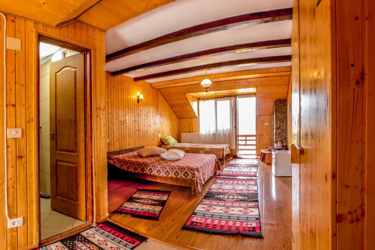 Pensiunea La Maria Lu' Sandoiu Hotel Poenari Kültér fotó